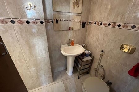 Apartamento à venda com 140m², 3 quartos e 2 vagas Apartamento à venda com 140m², 3 quartos e 2 vagasBanheiro da Suíte