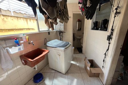 Apartamento à venda com 140m², 3 quartos e 2 vagas Apartamento à venda com 140m², 3 quartos e 2 vagasÁrea de Serviço