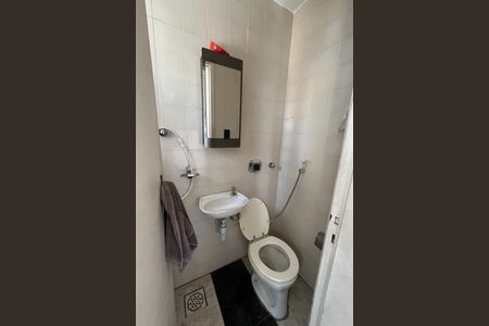 Apartamento à venda com 140m², 3 quartos e 2 vagas Apartamento à venda com 140m², 3 quartos e 2 vagasBanheiro de Serviço