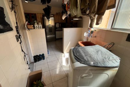 Apartamento à venda com 140m², 3 quartos e 2 vagas Apartamento à venda com 140m², 3 quartos e 2 vagasÁrea de Serviço