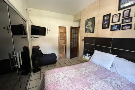 Apartamento à venda com 140m², 3 quartos e 2 vagas Apartamento à venda com 140m², 3 quartos e 2 vagasSuíte