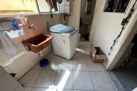 Apartamento à venda com 140m², 3 quartos e 2 vagas Apartamento à venda com 140m², 3 quartos e 2 vagasÁrea de Serviço