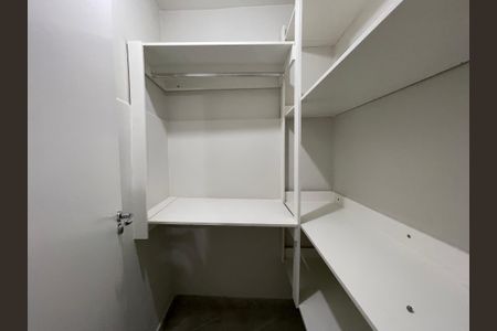 Armário do Quarto de casa para alugar com 1 quarto, 60m² em Jardim das Vertentes, São Paulo