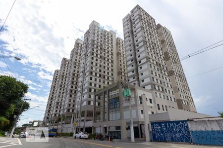 Apartamento para alugar com 38m², 2 quartos e 1 vaga Apartamento para alugar com 38m², 2 quartos e 1 vagaFachada