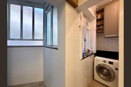 Casa à venda com 180m², 3 quartos e 1 vaga Casa à venda com 180m², 3 quartos e 1 vagaÁrea de serviço