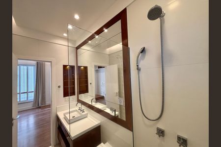 Casa à venda com 180m², 3 quartos e 1 vaga Casa à venda com 180m², 3 quartos e 1 vagaBanheiro da Suíte