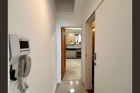 Casa à venda com 180m², 3 quartos e 1 vaga Casa à venda com 180m², 3 quartos e 1 vagaCorredor