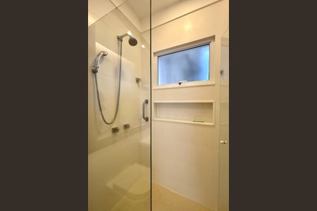 Casa à venda com 180m², 3 quartos e 1 vaga Casa à venda com 180m², 3 quartos e 1 vagaBanheiro da Suíte