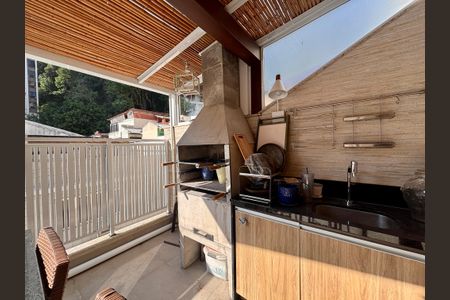 Casa à venda com 180m², 3 quartos e 1 vaga Casa à venda com 180m², 3 quartos e 1 vagaCobertura