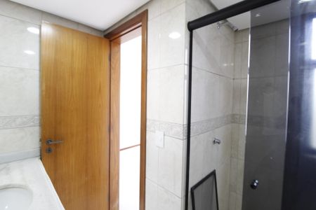 Apartamento à venda com 82m², 2 quartos e 2 vagasBanheiro da Suíte 1