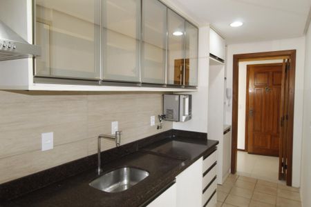 Apartamento à venda com 82m², 2 quartos e 2 vagasCozinha