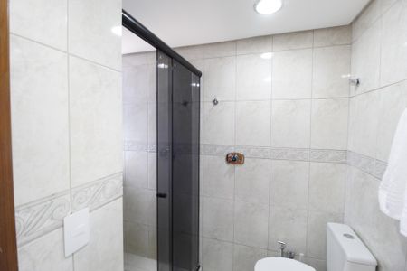 Apartamento à venda com 82m², 2 quartos e 2 vagasBanheiro da Suíte 1