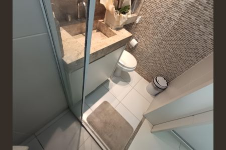 Apartamento à venda com 68m², 2 quartos e 1 vaga Apartamento à venda com 68m², 2 quartos e 1 vagaBanheiro da Suíte