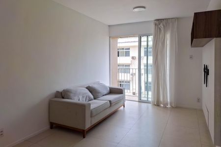 Apartamento à venda com 110m², 3 quartos e 1 vaga Apartamento à venda com 110m², 3 quartos e 1 vagaSala