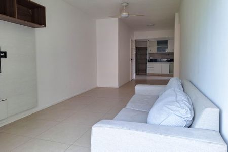 Apartamento à venda com 110m², 3 quartos e 1 vaga Apartamento à venda com 110m², 3 quartos e 1 vagaSala
