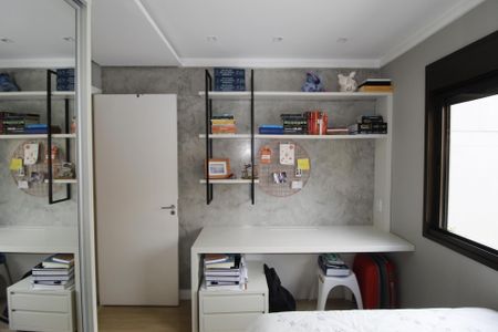 Quarto de apartamento à venda com 2 quartos, 70m² em Auxiliadora, Porto Alegre