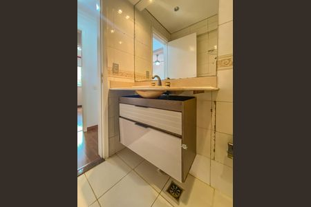 Apartamento à venda com 61m², 2 quartos e 1 vaga Apartamento à venda com 61m², 2 quartos e 1 vagaBanheiro