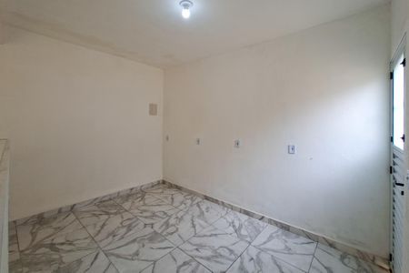 Sala de casa de condomínio para alugar com 2 quartos, 58m² em Parque das Americas, Praia Grande