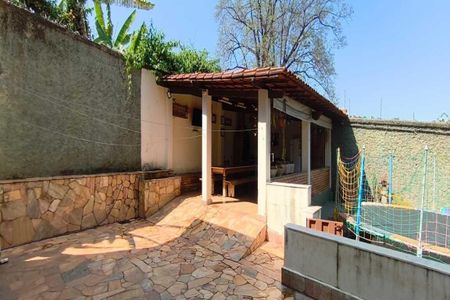 Casa à venda com 380m², 5 quartos e 4 vagas