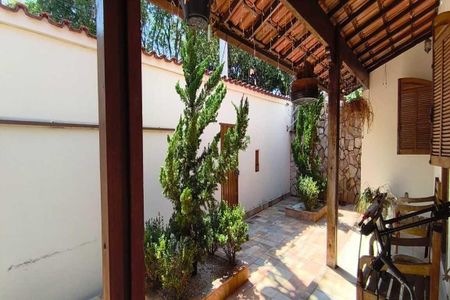 Casa à venda com 380m², 5 quartos e 4 vagas