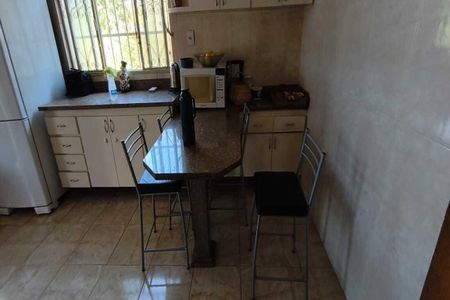Casa à venda com 380m², 5 quartos e 4 vagas