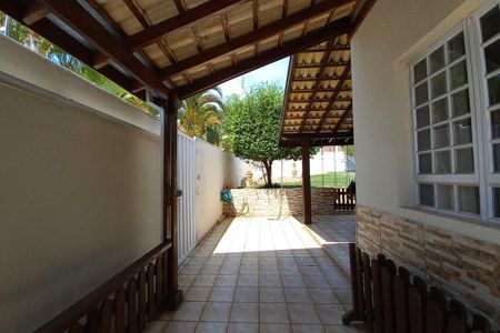 Casa para alugar com 480m², 3 quartos e 2 vagas Casa para alugar com 480m², 3 quartos e 2 vagasCorredor