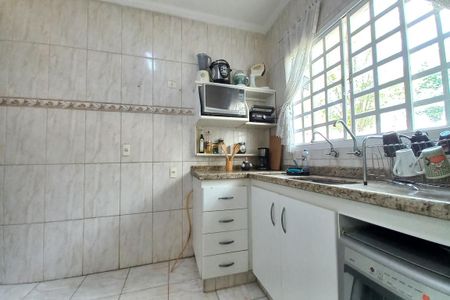 Casa para alugar com 480m², 3 quartos e 2 vagas Casa para alugar com 480m², 3 quartos e 2 vagasCozinha