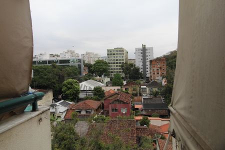 Apartamento à venda com 68m², 2 quartos e 1 vagaÁrea de serviço - Vista