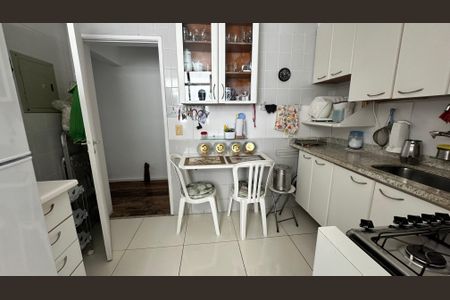 Apartamento à venda com 102m², 2 quartos e 1 vagaCozinha