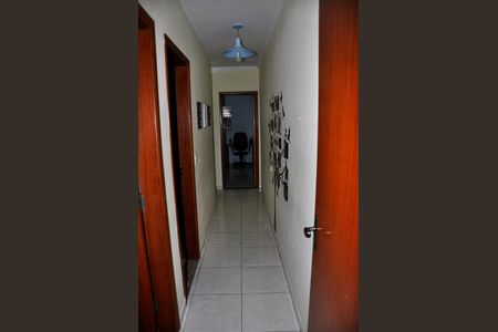 Casa à venda com 187m², 3 quartos e 4 vagasCorredor 