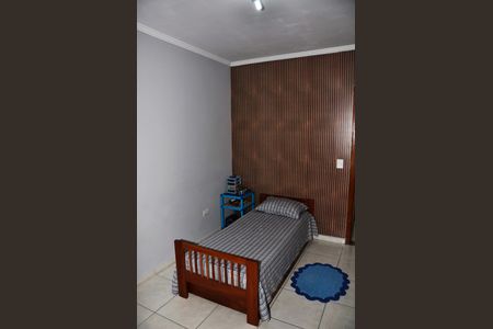 Casa à venda com 187m², 3 quartos e 4 vagasQuarto 2