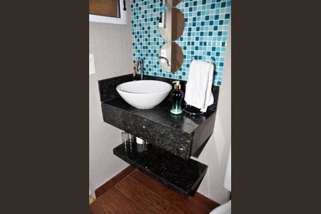 Casa à venda com 187m², 3 quartos e 4 vagasLavabo