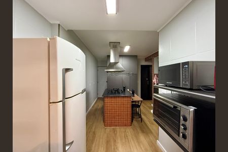 Casa à venda com 100m², 4 quartos e 2 vagas Casa à venda com 100m², 4 quartos e 2 vagasCozinha