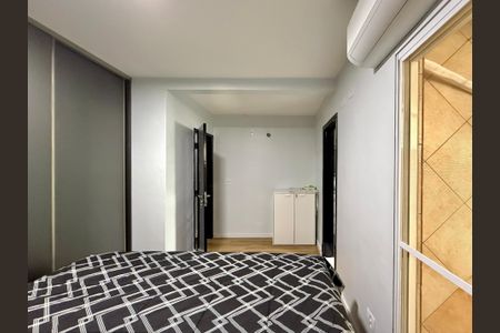 Casa à venda com 100m², 4 quartos e 2 vagas Casa à venda com 100m², 4 quartos e 2 vagasSuíte