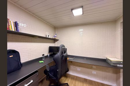 Casa à venda com 100m², 4 quartos e 2 vagas Casa à venda com 100m², 4 quartos e 2 vagasQuarto de Serviço