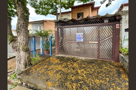 Casa à venda com 100m², 4 quartos e 2 vagas Casa à venda com 100m², 4 quartos e 2 vagasFachada