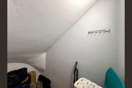 Casa à venda com 100m², 4 quartos e 2 vagas Casa à venda com 100m², 4 quartos e 2 vagasDespensa