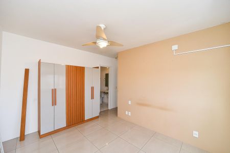 Suíte de apartamento para alugar com 2 quartos, 60m² em São Sebastião, Porto Alegre