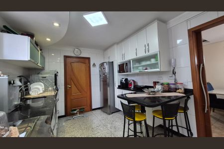 Apartamento à venda com 106m², 3 quartos e 2 vagas Apartamento à venda com 106m², 3 quartos e 2 vagasCozinha
