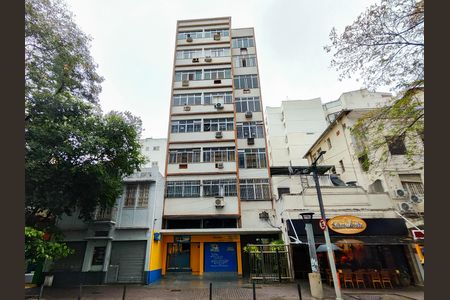 Apartamento à venda com 150m², 3 quartos e 1 vaga Apartamento à venda com 150m², 3 quartos e 1 vagaFachada e portaria