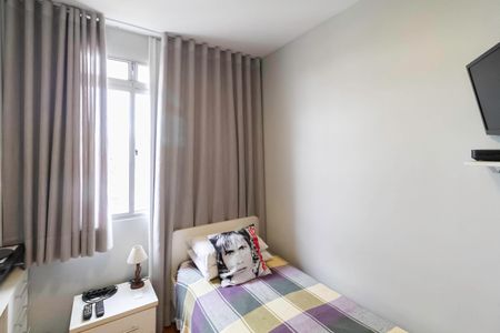 Apartamento à venda com 133m², 2 quartos e 2 vagas Apartamento à venda com 133m², 2 quartos e 2 vagasQuarto