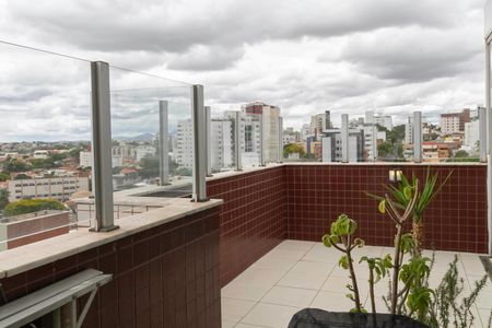 Apartamento à venda com 133m², 2 quartos e 2 vagas Apartamento à venda com 133m², 2 quartos e 2 vagasCoberturaCobertura