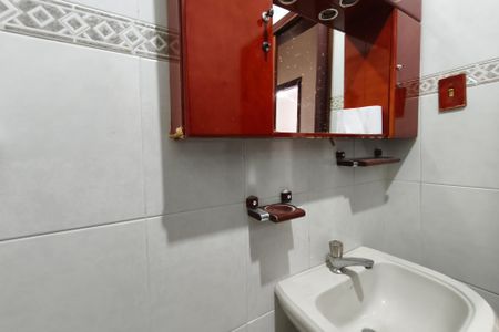 Casa à venda com 100m², 2 quartos e 3 vagas Casa à venda com 100m², 2 quartos e 3 vagasBanheiro Social