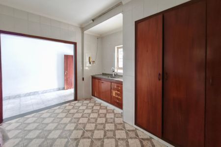 Casa à venda com 100m², 2 quartos e 3 vagas Casa à venda com 100m², 2 quartos e 3 vagasCozinha