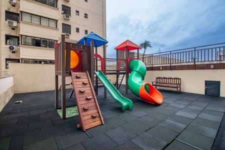 Apartamento à venda com 85m², 2 quartos e 2 vagasÁrea comum - Playground