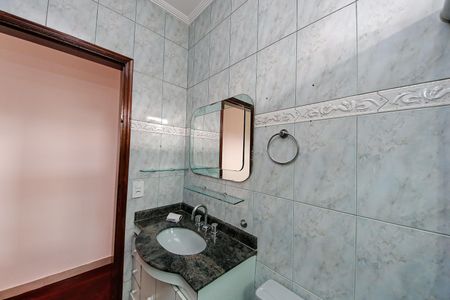 Banheiro de kitnet/studio para alugar com 1 quarto, 30m² em Jardim Independência, São Paulo