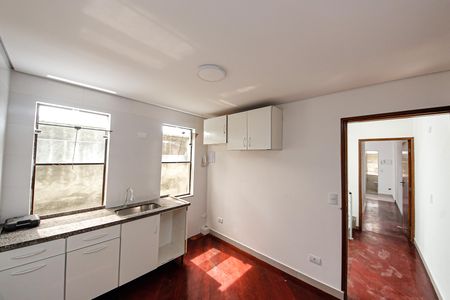 Cozinha de kitnet/studio para alugar com 1 quarto, 30m² em Jardim Independência, São Paulo