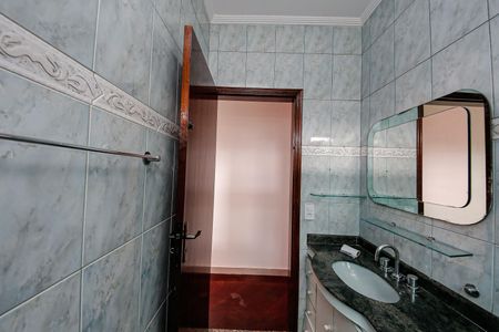Banheiro de kitnet/studio para alugar com 1 quarto, 30m² em Jardim Independência, São Paulo