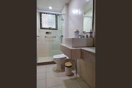 Apartamento à venda com 101m², 2 quartos e 1 vagaBanheiro Social