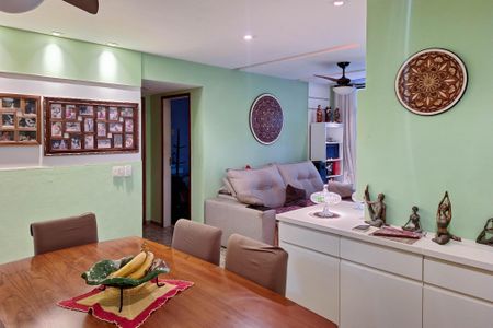 Apartamento à venda com 101m², 2 quartos e 1 vagaSala